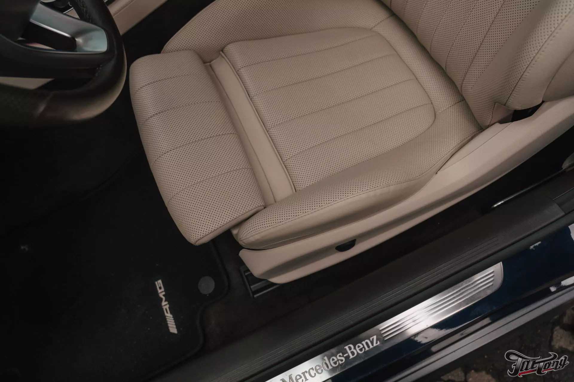 Mercedes E400 Coupe. Часть 3. Оклейка в серый сатин. Полный антихром. Окрас дисков и суппортов. Детейлинг